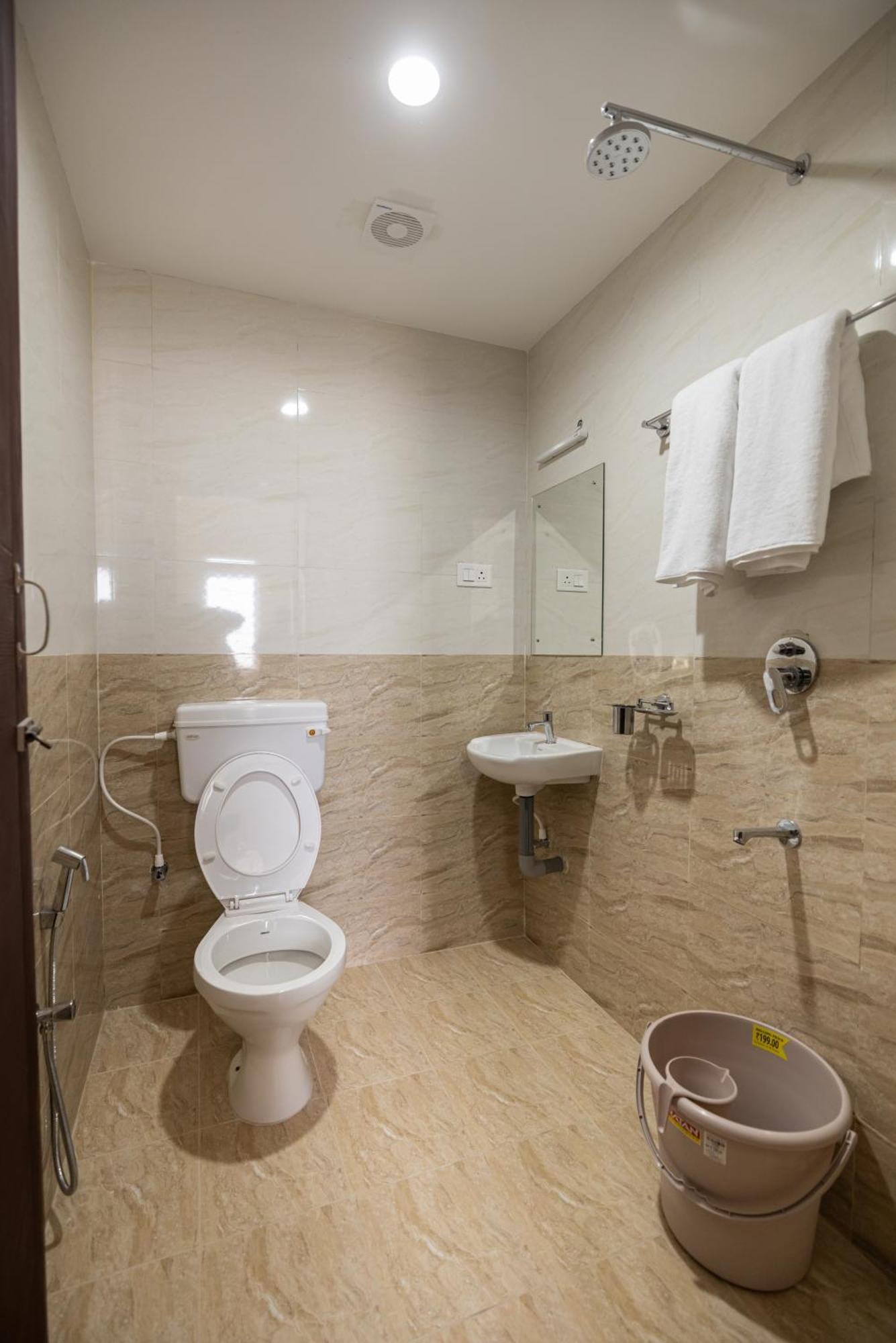 Viba Residency Hotell Coimbatore Exteriör bild